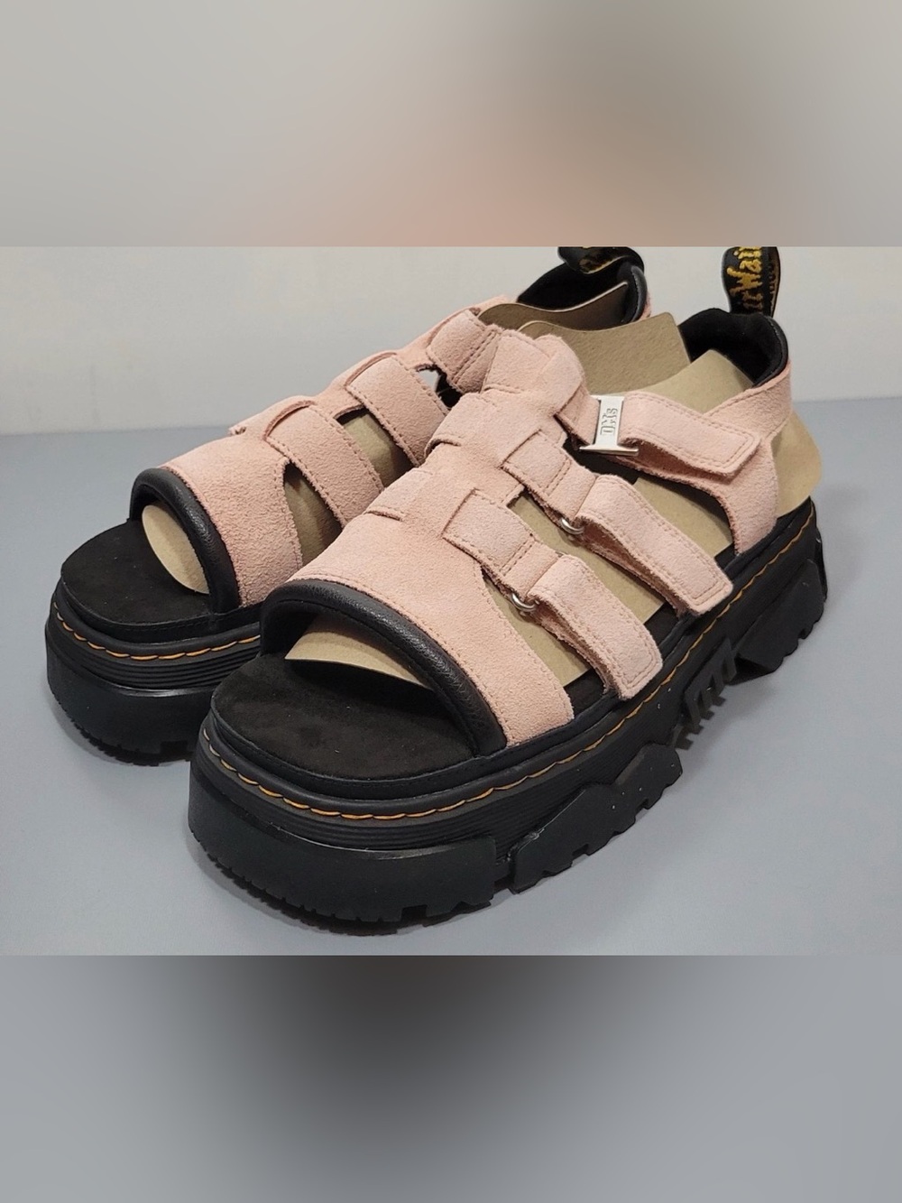 Dr. Martens Women's Mattison 3 Strap Sandals Powder Pink NEW SIZE 8 NEW